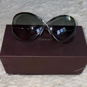 Tom Ford Elegant Black Sunglasses
